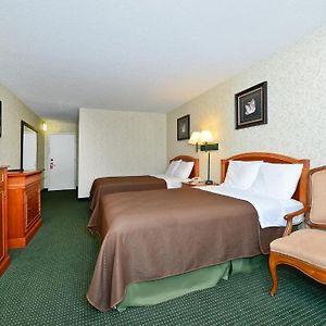 Double Room Two Double Beds Smoking